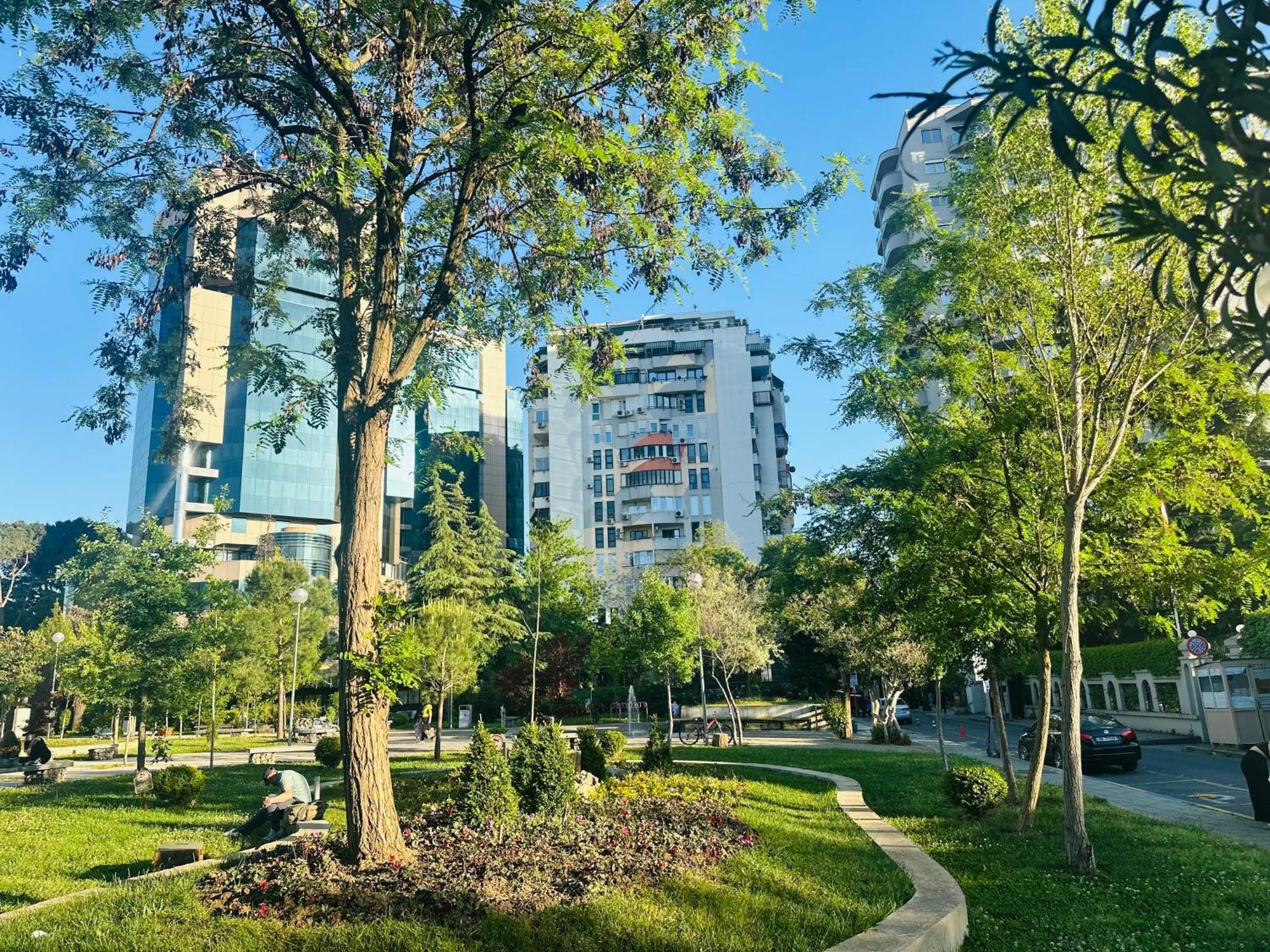 Amo Tower Tirana Center Apartment ภายนอก รูปภาพ